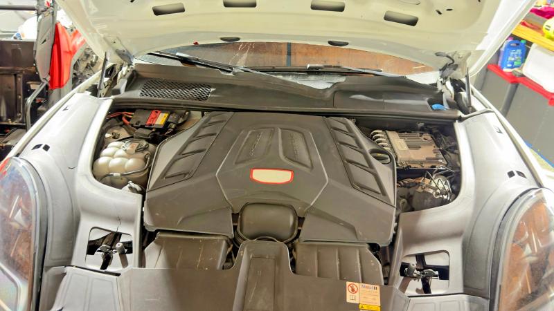 2022 Porsche Cayenne VIN WP1BG2AY1NDA56239 COPART salvage auction — Missing/Altered Vin, NJ - CERT OF TITLE-SALVAGE (P), sold $26,000 on 2026-06-30 (photo 7)