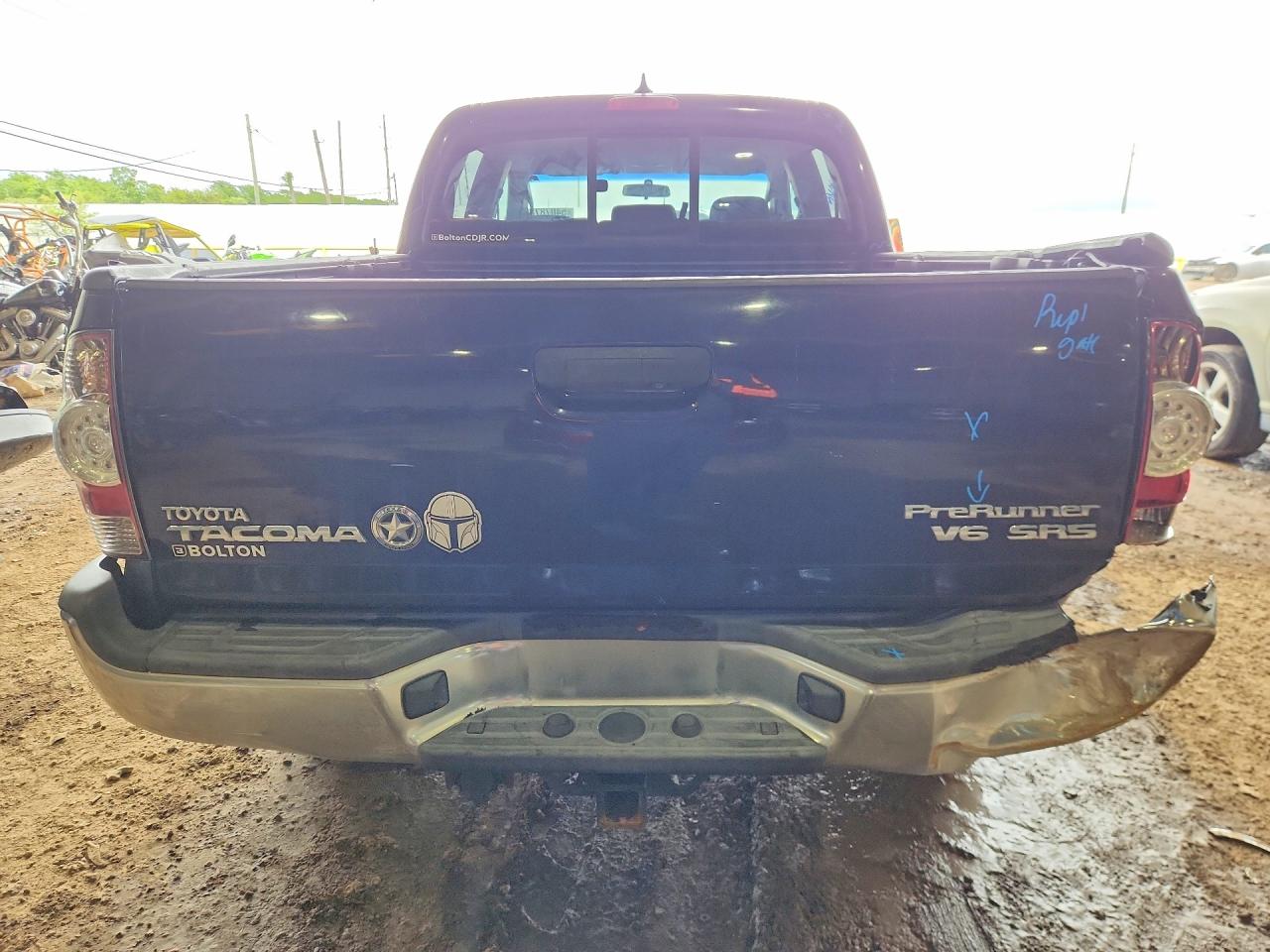2015 Toyota Tacoma VIN 5TFJU4GN4FX084311 COPART salvage auction — Rear End, TX - SALVAGE VEHICLE TITLE, sold $6,000 on 2026-07-09 (photo 6)