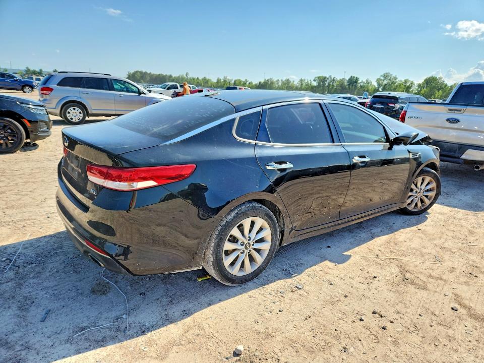 2017 Kia Optima VIN 5XXGU4L37HG172214 COPART salvage auction — FRONT END, TX - SALVAGE VEHICLE TITLE, sold $750 on 2026-07-24 (photo 3)