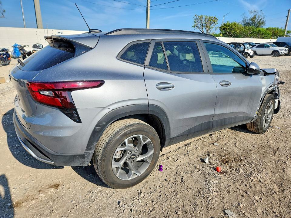 2024 Chevrolet Trax VIN KL77LHE2XRC177758 COPART salvage auction — FRONT END, FL - CERT OF TITLE SLVG REBUILDABLE, sold $2,100 on 2026-07-22 (photo 3)