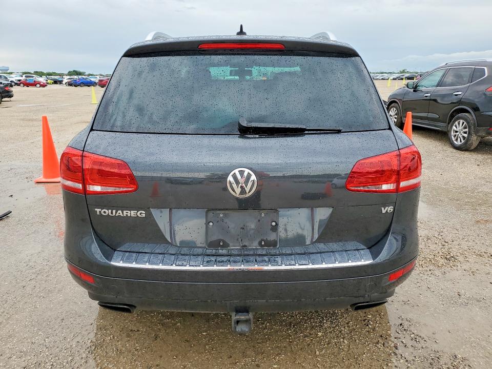 2013 Volkswagen Touareg VIN WVGEF9BP9DD006165 COPART salvage auction — FRONT END, Tx - Salvage Vehicle Title, sold $375 on 2026-07-02 (photo 6)