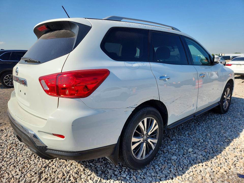 2017 Nissan Pathfinder VIN 5N1DR2MN6HC913781 COPART salvage auction — HAIL, Tx - Salvage Vehicle Title, sold $3,200 on 2026-07-09 (photo 3)