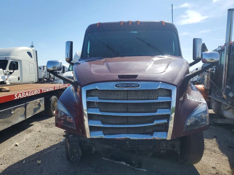2018 Freightliner Cascadia VIN 3AKJHTDV3JSJK1414 COPART salvage auction — FRONT END, IN - CERT OF TITLE-SALVAGE TITLE, sold $7,700 on 2026-08-13 (photo 2)