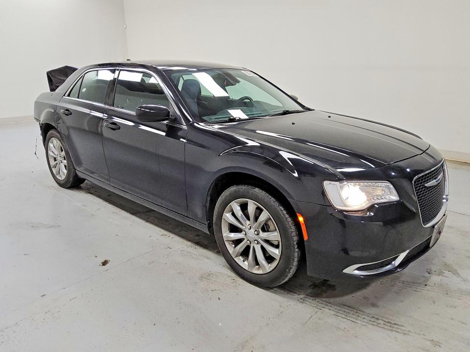 2022 Chrysler 300 VIN 2C3CCARG0NH205531 COPART salvage auction — REAR END, Va - Cert Of Title-Salvage Rebuilt, sold $1,700 on 2026-07-28 (photo 4)