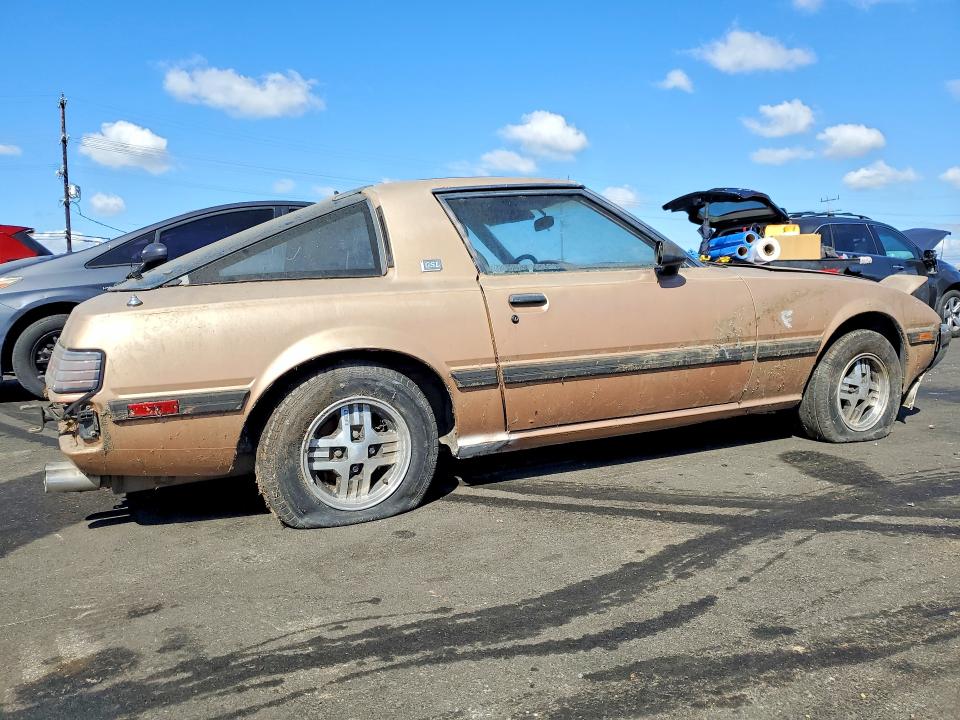1983 Mazda Rx-7 VIN JM1FB3311D0722268 COPART salvage auction — MINOR DENT/SCRATCHES, Ca - Dis/Dlr/Exp Only Clean Title, sold $250 on 2026-07-29 (photo 3)