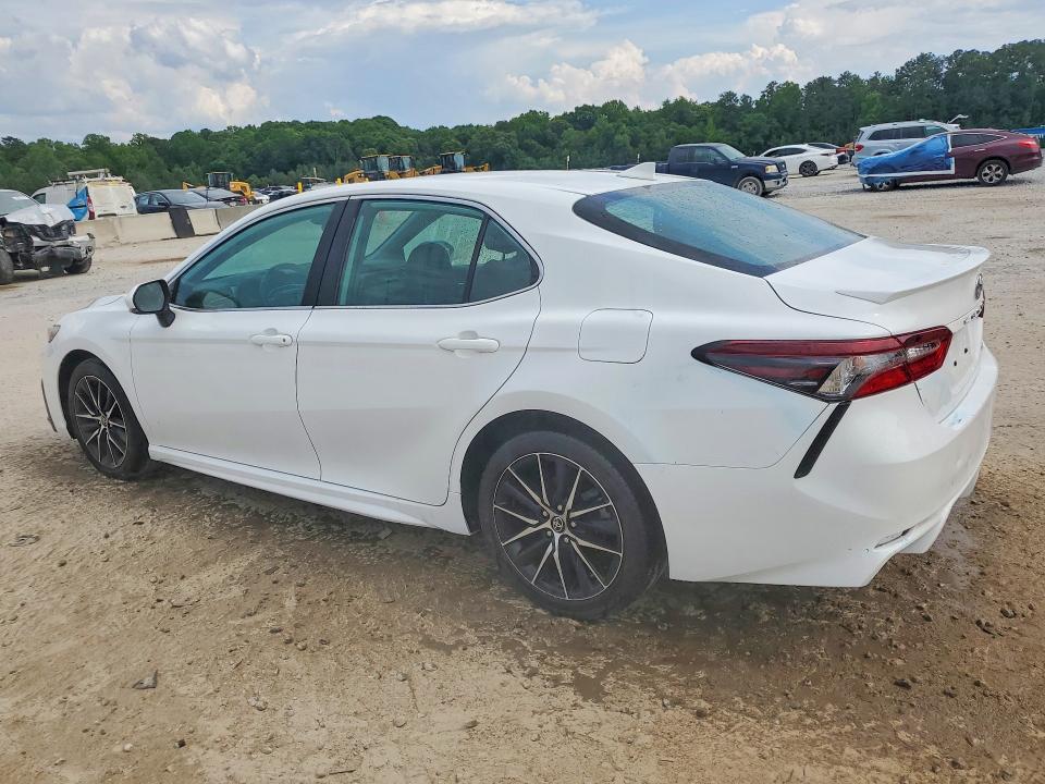 2024 Toyota Camry VIN 4T1G11AK2RU843314 COPART salvage auction — MINOR DENT/SCRATCHES, Fl - Certificate Of Title (P), sold $15,200 on 2026-07-30 (photo 2)