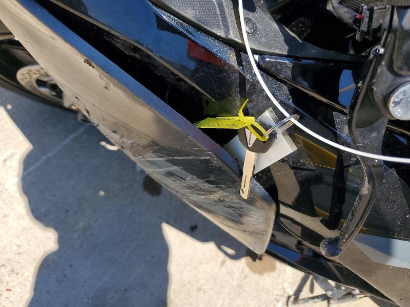 2026 Kawasaki Zx VIN JKBZXJJ19TA047757 COPART salvage auction — ROLLOVER, KY - BILL OF SALE/PART ONLY/NO TITL, sold $3,100 on 2026-07-15 (photo 8)