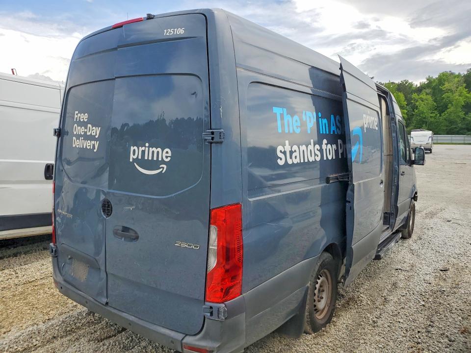 2019 Mercedes-benz Sprinter 2500 VIN WD4PF1CDXKP138937 COPART salvage auction — ALL OVER, Ga - Certificate Of Title, sold $5,800 on 2026-07-29 (photo 3)