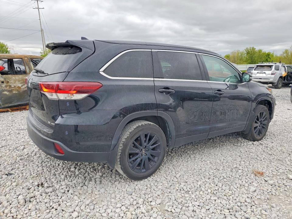 2019 Toyota Highlander VIN 5TDJZRFH7KS606469 COPART salvage auction — MINOR DENT/SCRATCHES, Mi - Dealer Only Clean Title (P), sold $13,100 on 2026-07-30 (photo 3)