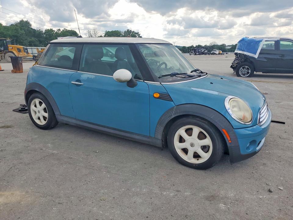 2008 Mini Cooper VIN WMWMF335X8TT67133 COPART salvage auction — NORMAL WEAR, Tn - Certificate Of Title, sold $625 on 2026-07-22 (photo 4)