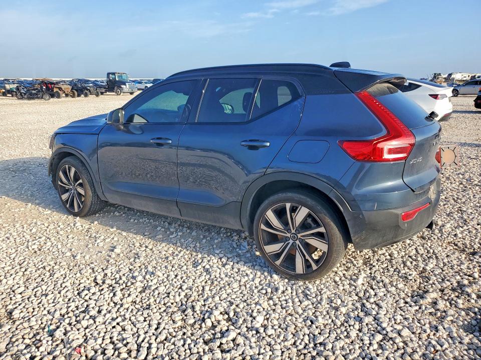 2022 Volvo Xc40 VIN YV4ED3UR7N2643975 COPART salvage auction — FRONT END, Tx - Salvage Vehicle Title, sold $5,700 on 2026-07-02 (photo 2)