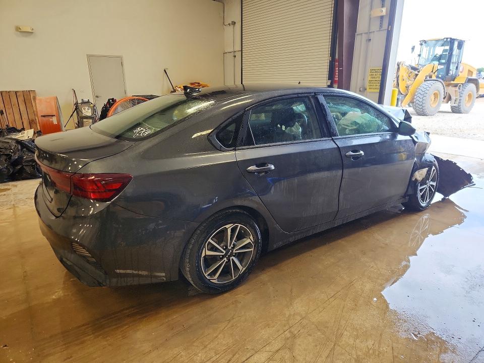 2022 Kia Forte VIN 3KPF24ADXNE429013 COPART salvage auction — FRONT END, Tx - Certificate Of Title, sold $1,000 on 2026-07-09 (photo 3)