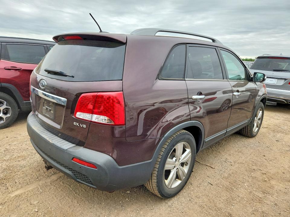 2012 Kia Sorento VIN 5XYKU4A26CG268070 COPART salvage auction — HAIL, Il - Certificate Of Title, sold $975 on 2026-07-09 (photo 3)