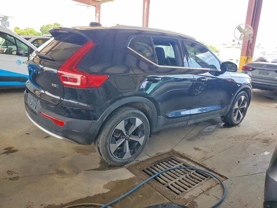 2025 Volvo Xc40 VIN YV4L12UE2S2562806 COPART salvage auction — MECHANICAL, Tx - Salvage Vehicle Title, sold $11,900 on 2026-07-06 (photo 3)