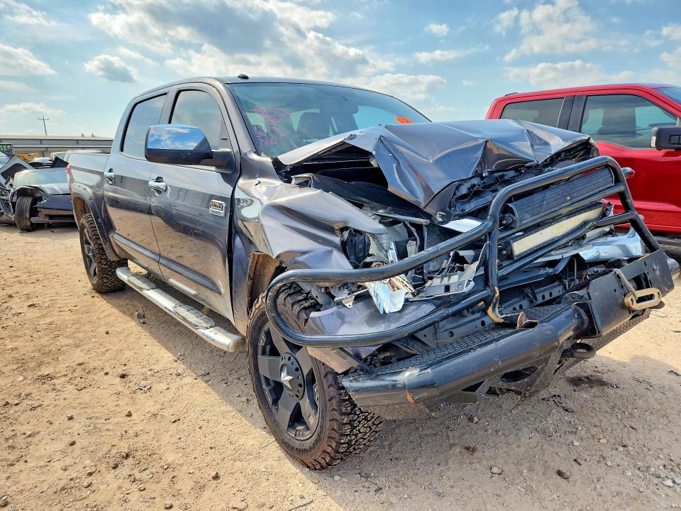 2017 Toyota Tundra VIN 5TFAW5F15HX642359 COPART salvage auction — FRONT END, Tx - Salvage Vehicle Title, sold $11,600 on 2026-07-30 (photo 4)