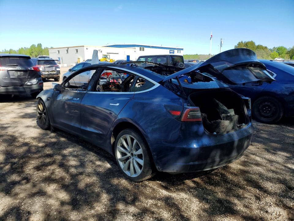 2020 Tesla Model 3 VIN 5YJ3E1EA7LF703946 COPART salvage auction — BURN, ON - NO TITLE AVAILABLE, sold $225 on 2026-07-14 (photo 2)