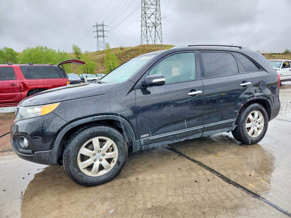 2013 Kia Sorento VIN 5XYKTDA22DG398092 COPART salvage auction — SIDE, Co - Salvage Title, sold $775 on 2026-07-29 (photo 1)