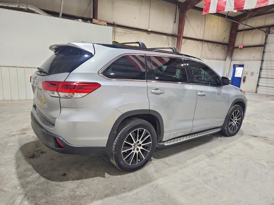 2017 Toyota Highlander VIN 5TDKZRFHXHS520649 COPART salvage auction — HAIL, Ok - Cert Of Title-Salvage, sold $12,100 on 2026-07-15 (photo 3)