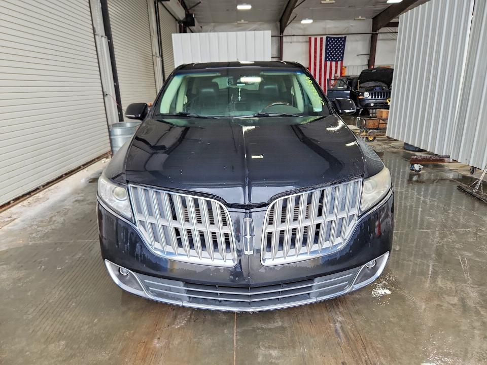 2019 Lincoln Mkt VIN 2LMHJ5ATXKBL01690 COPART salvage auction — MINOR DENT/SCRATCHES, IN - CERTIFICATE OF TITLE, sold $1,650 on 2026-07-30 (photo 5)