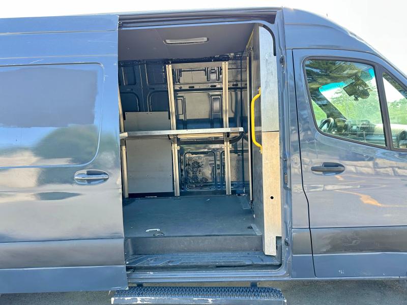 2019 Mercedes-benz Sprinter VIN WD4PF1CD8KP147104 COPART salvage auction — MECHANICAL, Pa - Cert Of Title, sold $14,500 on 2026-08-25 (photo 8)