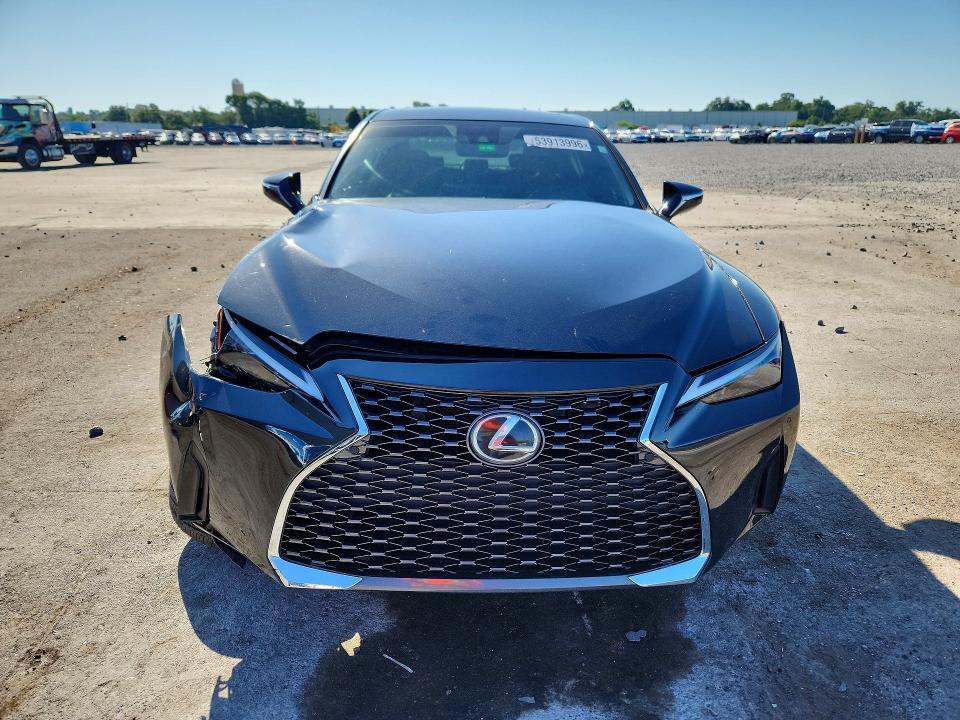 2022 Lexus Is VIN JTHDA1D21N5119152 COPART salvage auction — FRONT END, Fl - Certificate Of Destruction, sold $7,300 on 2026-07-06 (photo 5)