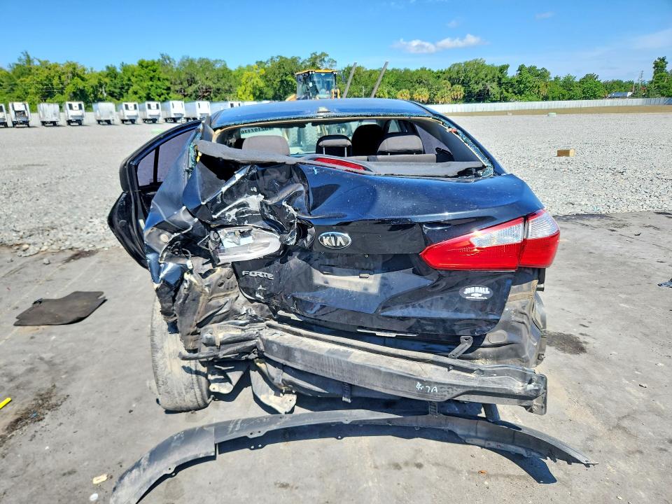 2016 Kia Forte VIN KNAFX4A64G5442774 COPART salvage auction — SIDE, Fl - Cert Of Title Slvg Rebuildable, sold $875 on 2026-07-13 (photo 6)