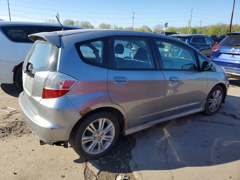 2010 Honda Fit VIN JHMGE8H46AS027665 COPART salvage auction — MINOR DENT/SCRATCHES, MI - CERTIFICATE OF TITLE, sold $2,000 on 2026-07-14 (photo 3)