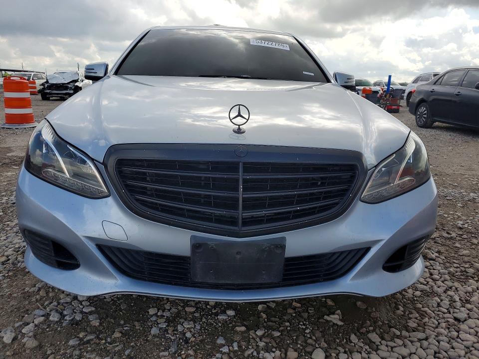 2016 Mercedes-benz E-klasse VIN WDDHF5KB2GB204560 COPART salvage auction — REAR END, Tx - Salvage Vehicle Title, sold $2,850 on 2026-08-10 (photo 5)