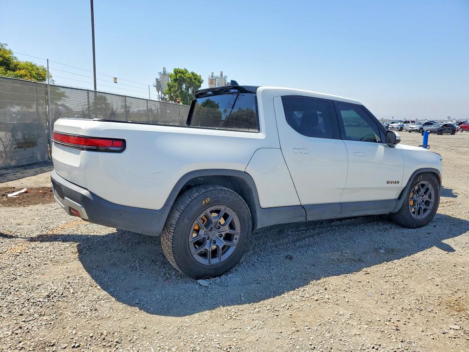 2022 Rivian VIN 7FCTGAAAXNN015566 COPART salvage auction — SIDE, Salvage Title, sold $19,500 on 2026-07-24 (photo 3)
