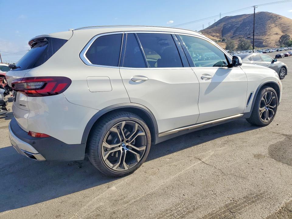 2020 BMW X5 VIN 5UXCR4C06L9C57607 COPART salvage auction — MINOR DENT/SCRATCHES, Ca - Dis/Dlr/Exp Only Clean Title, sold $16,800 on 2026-07-14 (photo 3)