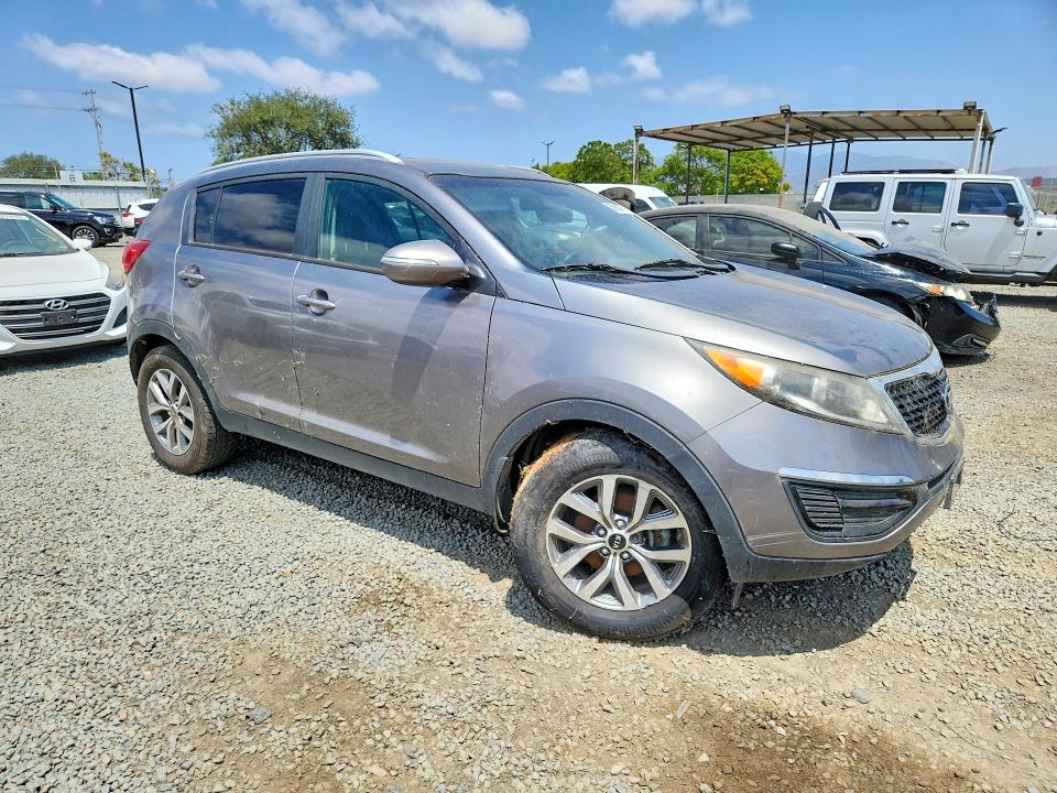 2015 Kia VIN KNDPB3AC3F7723277 COPART salvage auction — NORMAL WEAR, Mt - Dis/Dlr/Exp Only Clean Title, sold $900 on 2026-07-17 (photo 4)