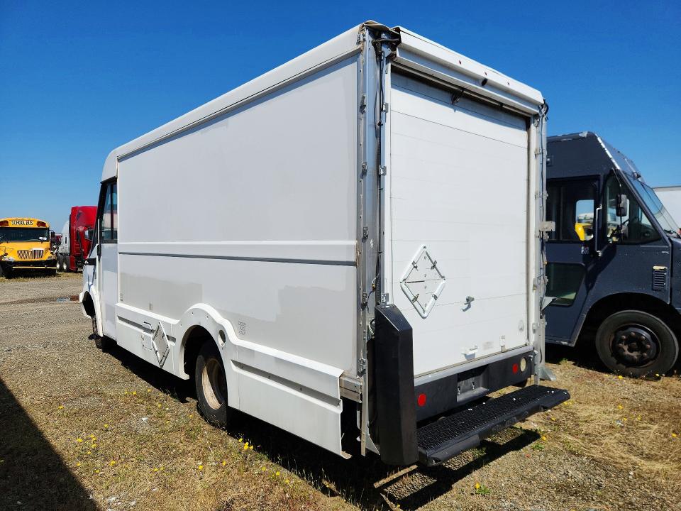 2018 Isuzu Npr VIN JALB4T178J7W00153 COPART salvage auction — FRONT END, Ca - Dis/Dlr/Exp Only Clean Title, sold $1,750 on 2026-07-23 (photo 2)