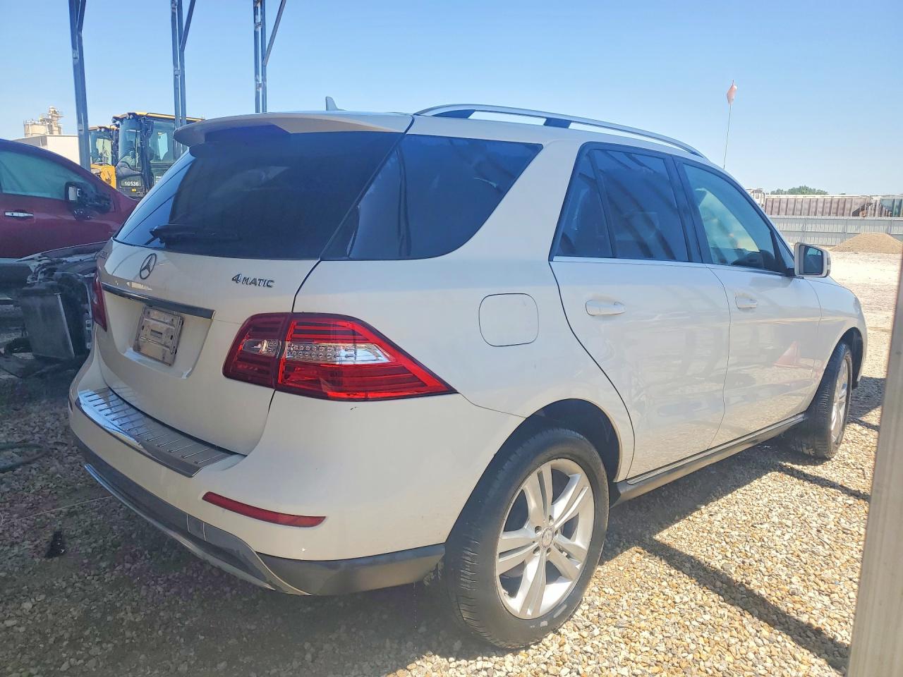 2015 Mercedes-Benz ML-Class VIN 4JGDA5HB7FA502164 COPART salvage auction — Minor Dent/Scratches, KS - CERTIFICATE OF TITLE, sold $2,100 on 2026-07-09 (photo 3)