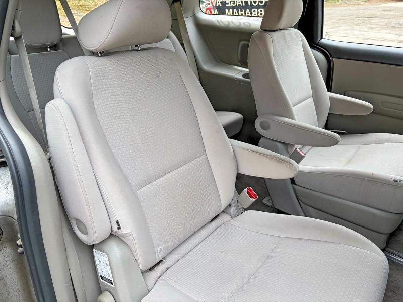 2016 Kia SEDONA VIN KNDMA5C16G6114169 COPART salvage auction — NORMAL WEAR, Ma - Certificate Of Title (P), sold $825 on 2026-07-02 (photo 6)