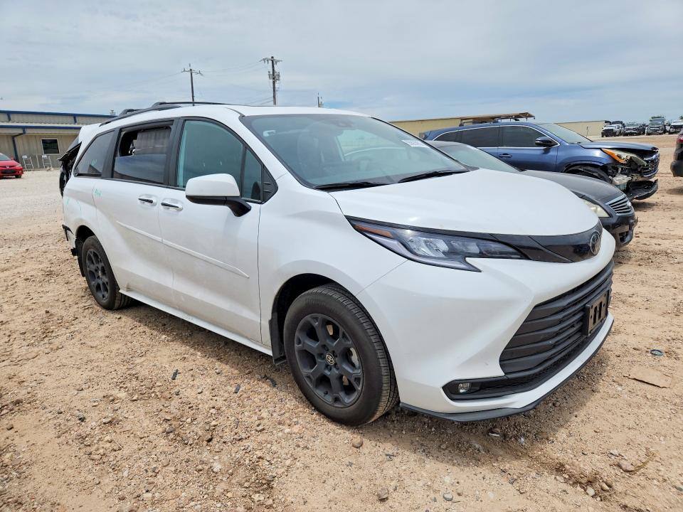 2026 Toyota Sienna VIN 5TDCSKFC9TS227533 COPART salvage auction — REAR END, TX - SALVAGE VEHICLE TITLE (P), sold $23,400 on 2026-07-16 (photo 4)