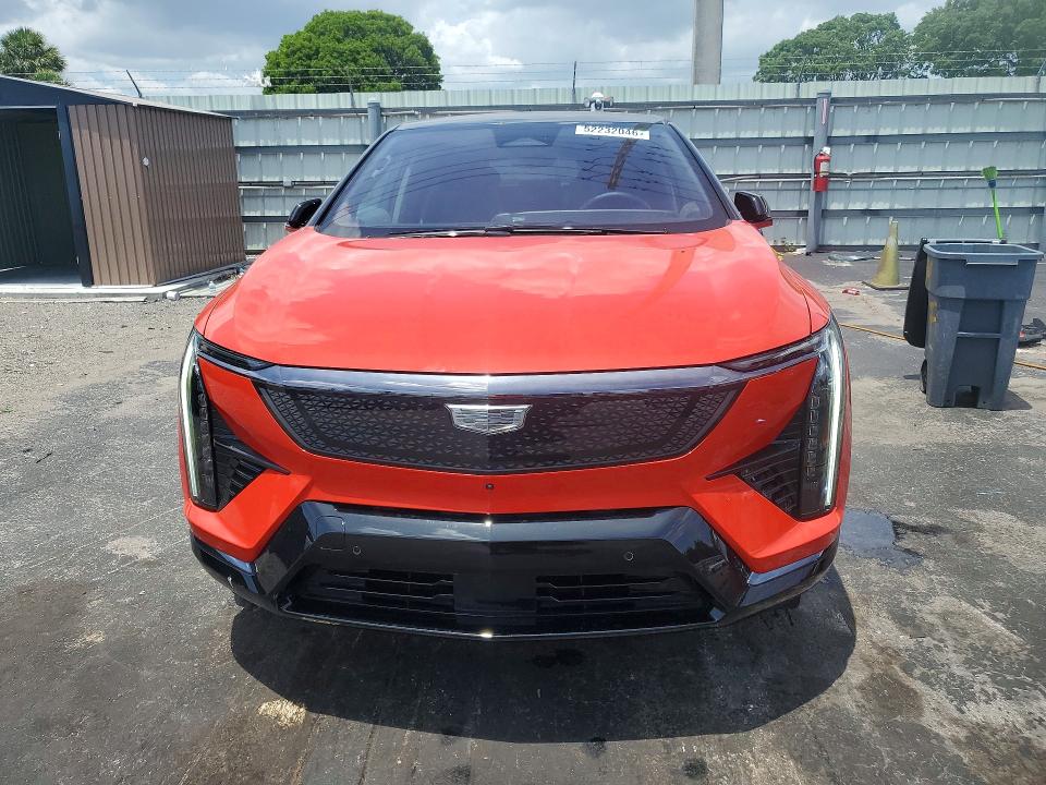 2025 Cadillac Optiq VIN 3GYK3EMR2SS240954 COPART salvage auction — UNDERCARRIAGE, Fl - Cert Of Title Slvg Rebuildable, sold $17,900 on 2026-07-13 (photo 5)