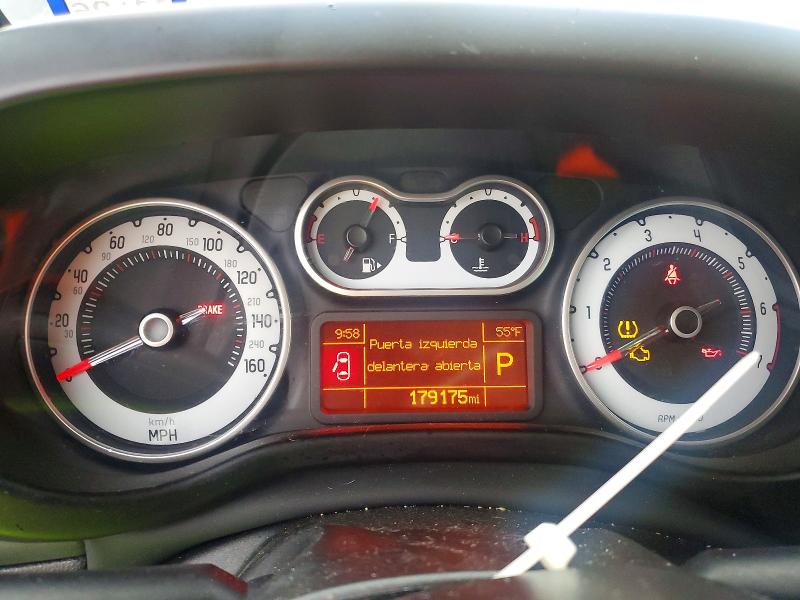 2014 Fiat 500 VIN ZFBCFACHXEZ013444 COPART salvage auction — NORMAL WEAR, Tx - Certificate Of Title, sold $300 on 2026-07-08 (photo 9)