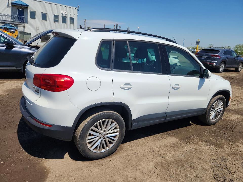 2016 Volkswagen Tiguan VIN WVGJV7AX0GW509101 COPART salvage auction — VANDALISM, Qc - Gravement Accidente, sold $1,650 on 2026-07-07 (photo 3)