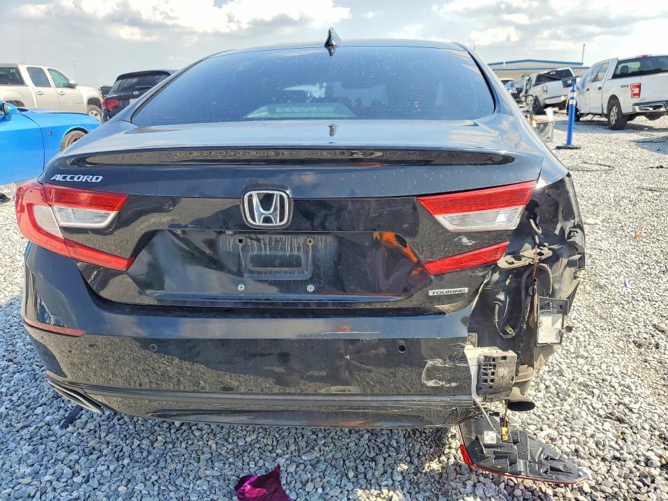 2018 Honda Accord VIN 1HGCV1F90JA157924 COPART salvage auction — REAR END, Id - Salvage Certificate Of Title, sold $4,600 on 2026-07-27 (photo 6)
