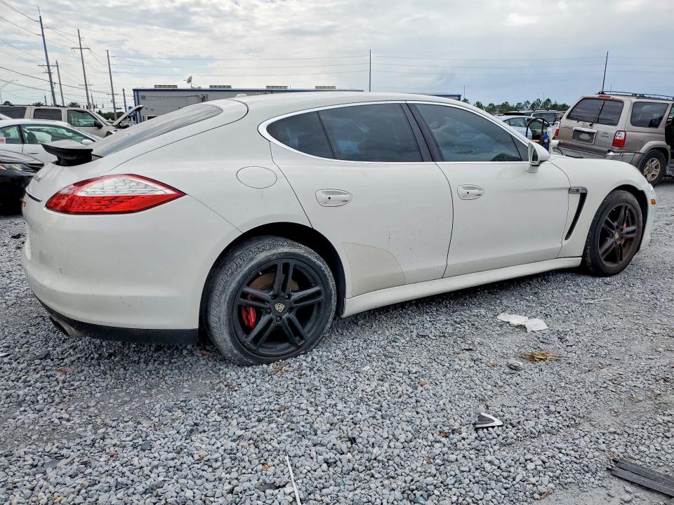 2010 Porsche Panamera VIN WP0AB2A7XAL061412 COPART salvage auction — MINOR DENT/SCRATCHES, FL - CERT OF TITLE-REBUILT, sold $5,400 on 2026-08-26 (photo 3)