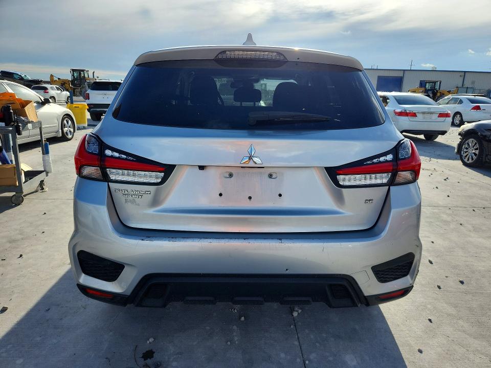 2021 Mitsubishi VIN JA4APVAU3MU017091 COPART salvage auction — WATER/FLOOD, Tx - Salvage Title-Flood Damage, sold $5,500 on 2026-07-10 (photo 6)
