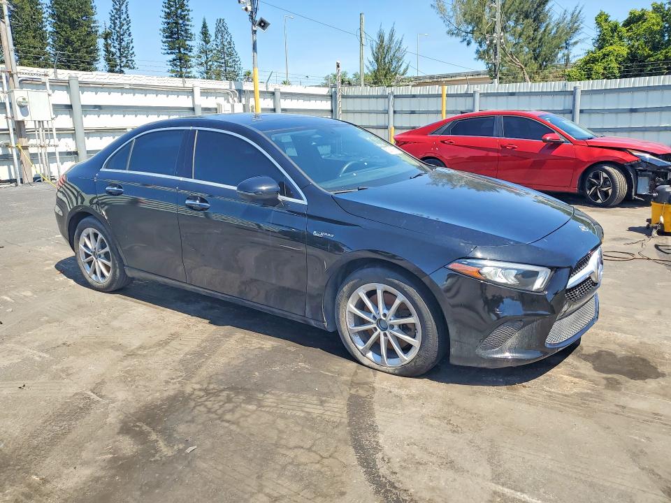 2019 Mercedes-benz VIN WDD3G4EB9KW019307 COPART salvage auction — MECHANICAL, Fl - Certificate Of Title, sold $8,500 on 2026-07-15 (photo 4)