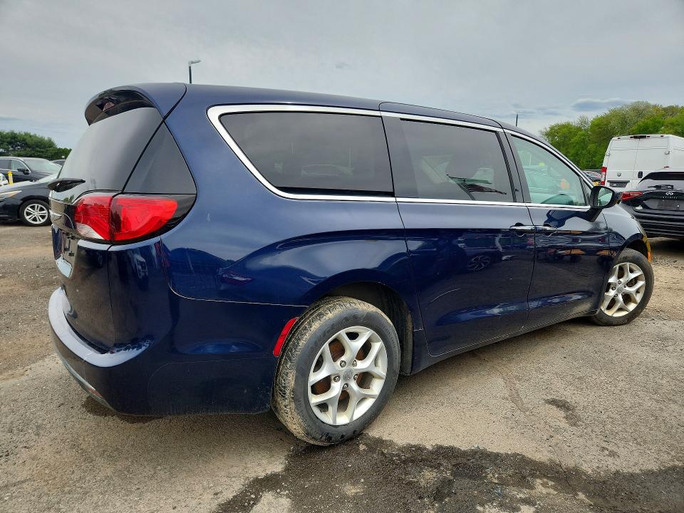 2017 Chrysler Pacifica VIN 2C4RC1BG7HR788436 COPART salvage auction — MINOR DENT/SCRATCHES, Ny - Certificate Of Title, sold $2,950 on 2026-07-14 (photo 3)