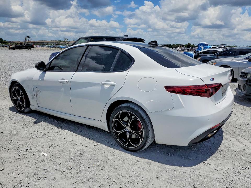2017 Alfa romeo VIN ZARFAEDN2H7532756 COPART salvage auction — FRONT END, Fl - Cert Of Title Slvg Rebuildable, sold $5,800 on 2026-07-31 (photo 2)