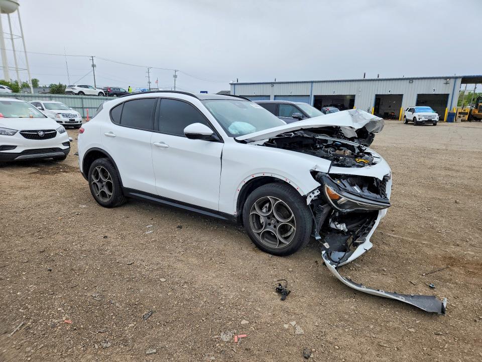 2022 Alfa romeo VIN ZASPAKAN5N7D42745 COPART salvage auction — FRONT END, Il - Salvage Certificate, sold $6,600 on 2026-08-19 (photo 4)