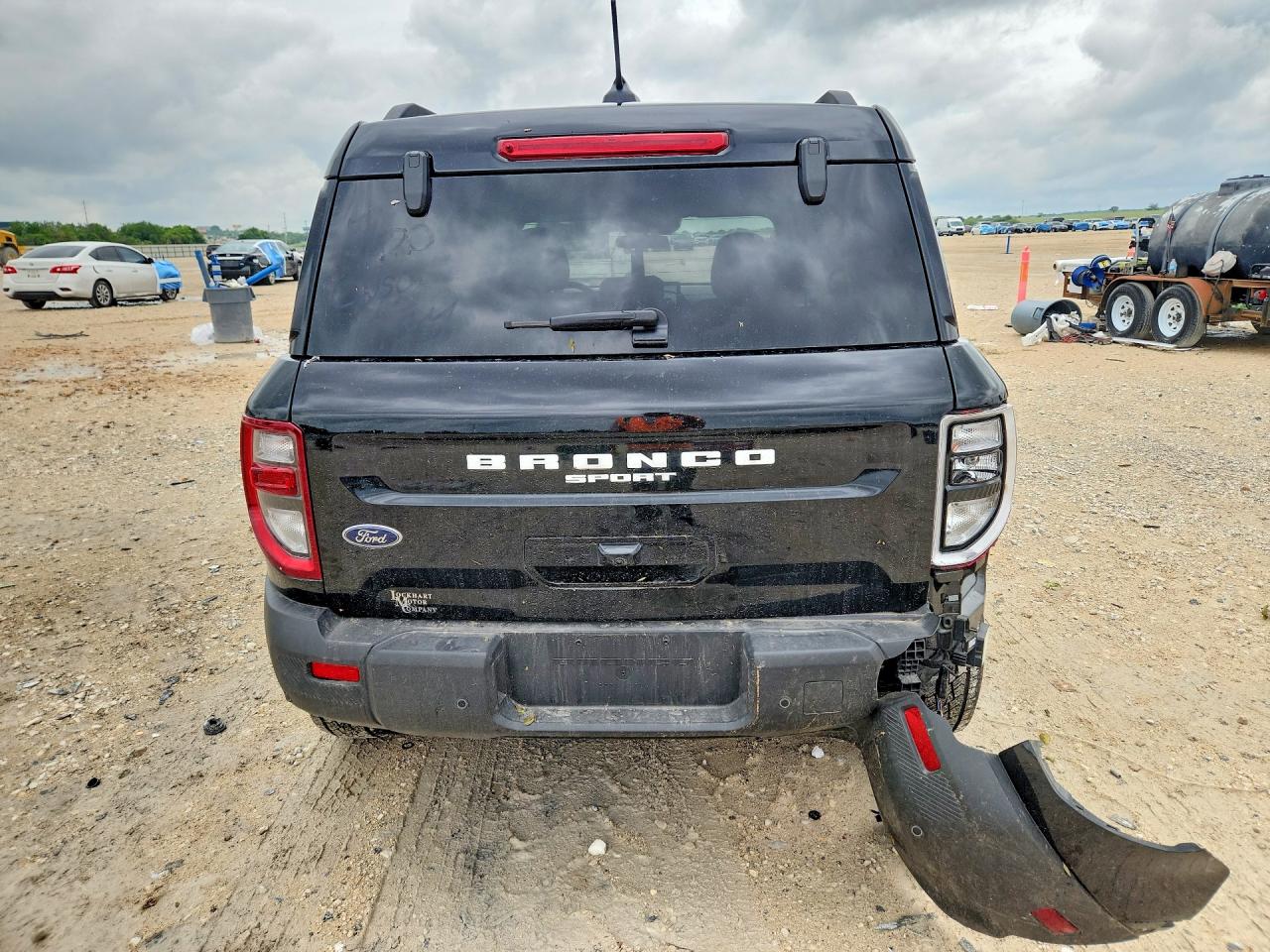 2025 Ford Bronco Sport VIN 3FMCR9BN9SRF76362 COPART salvage auction — Side, TX - SALVAGE VEHICLE TITLE, sold $5,100 on 2026-07-09 (photo 6)