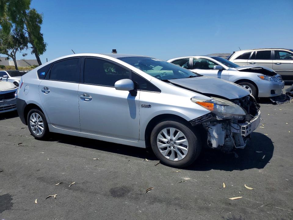 2012 Toyota Prius plug-in VIN JTDKN3DP3C3030132 COPART salvage auction — FRONT END, CA - SALVAGE CERTIFICATE, sold $4,400 on 2026-07-27 (photo 4)