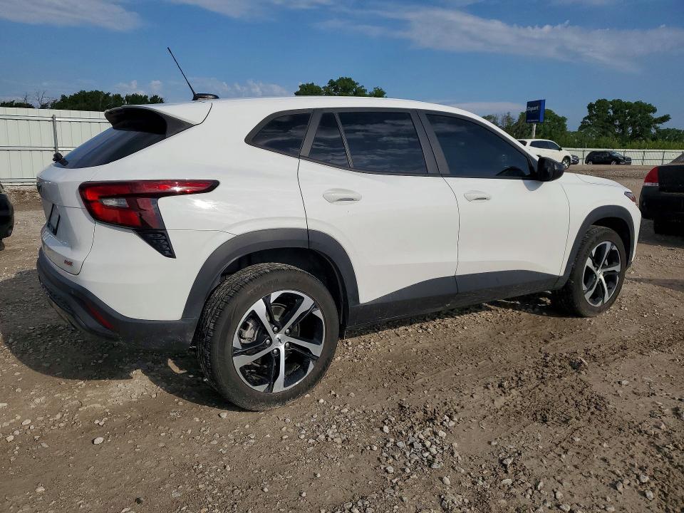 2024 Chevrolet Trax VIN KL77LGE21RC143928 COPART salvage auction — HAIL, Ks - Cert Of Title-Salvage, sold $9,100 on 2026-07-22 (photo 3)