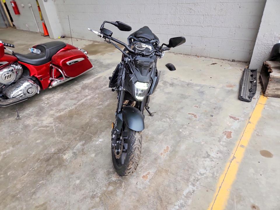 2025 Honda Cb VIN MLHPC7157S5100835 COPART salvage auction — SIDE, Va - Cert Of Title - Salvage, sold $625 on 2026-07-02 (photo 2)