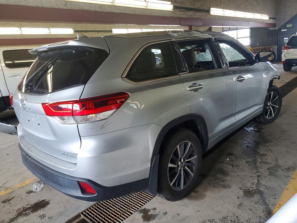 2017 Toyota Highlander VIN 5TDJZRFH3HS389835 COPART salvage auction — FRONT END, In - Cert Of Title-Salvage Title, sold $350 on 2026-07-27 (photo 3)